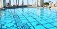 The pristine, Roman-esque outdoor Hearst Castle pool.