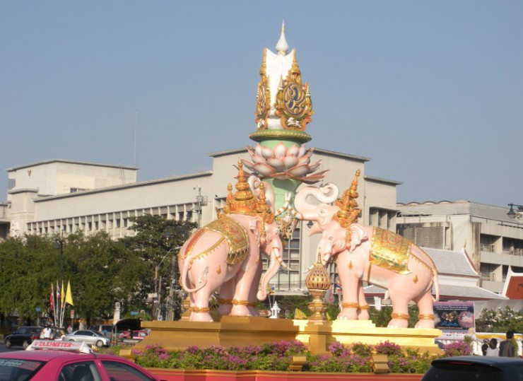 One Day in Bangkok: An elephant statue in the center of a roundabout in Bangkok.