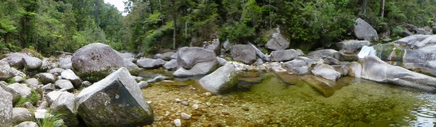The non-waterfall side of Cleopatra's Pool in Abel Tasman, New Zealand.