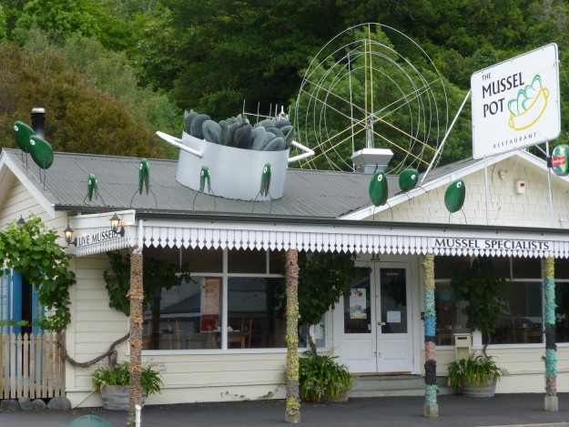 The Mussel Pot in Havelock, New Zealand serving up green lipped mussel.