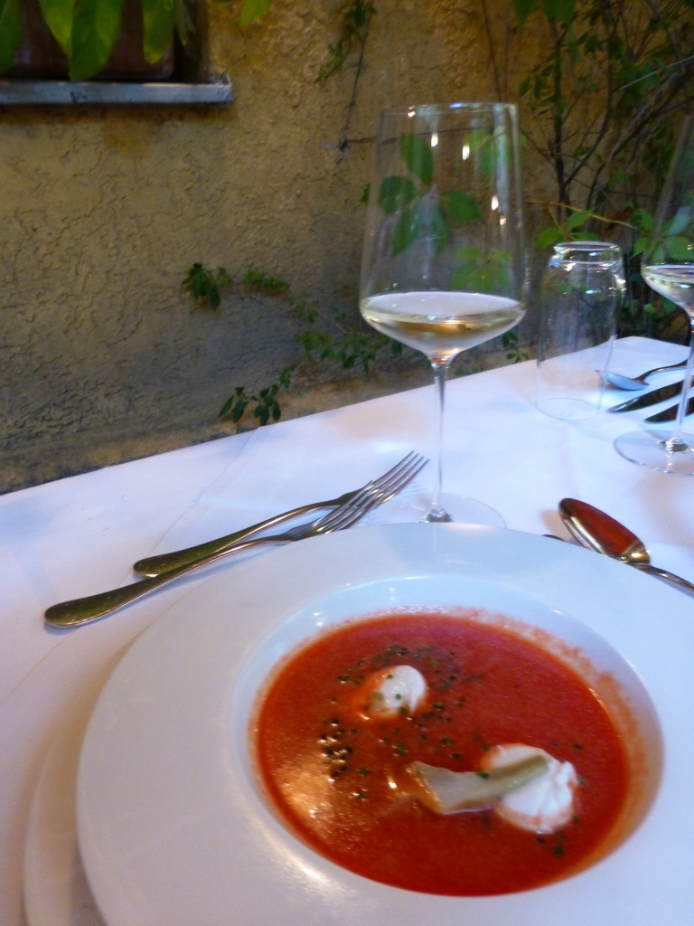 Tomato soup and wine at Broeding restaurant in Munich