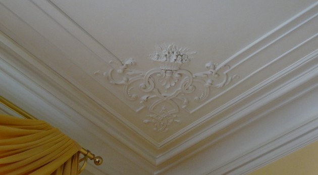 Le Palais hotel rooms also have lovely details like this crown molding. 