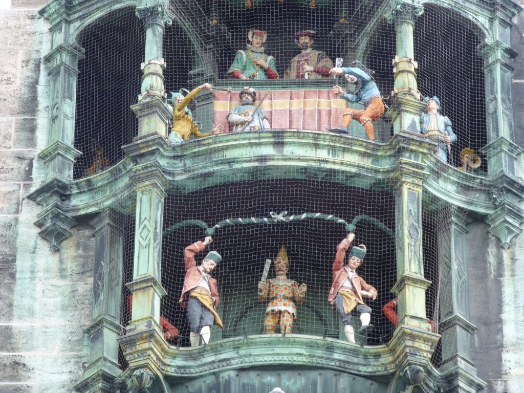 One Day in Munich Must-See: The Glockenspiel Performance