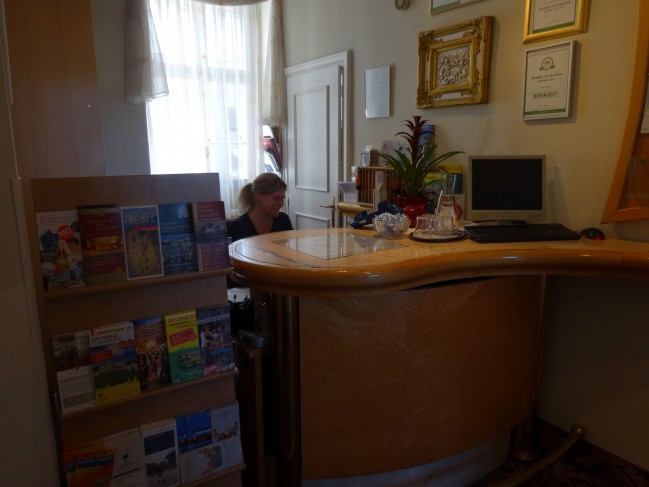Aviano My Secret Home Hotel: A helpful, friendly face at the front desk. 