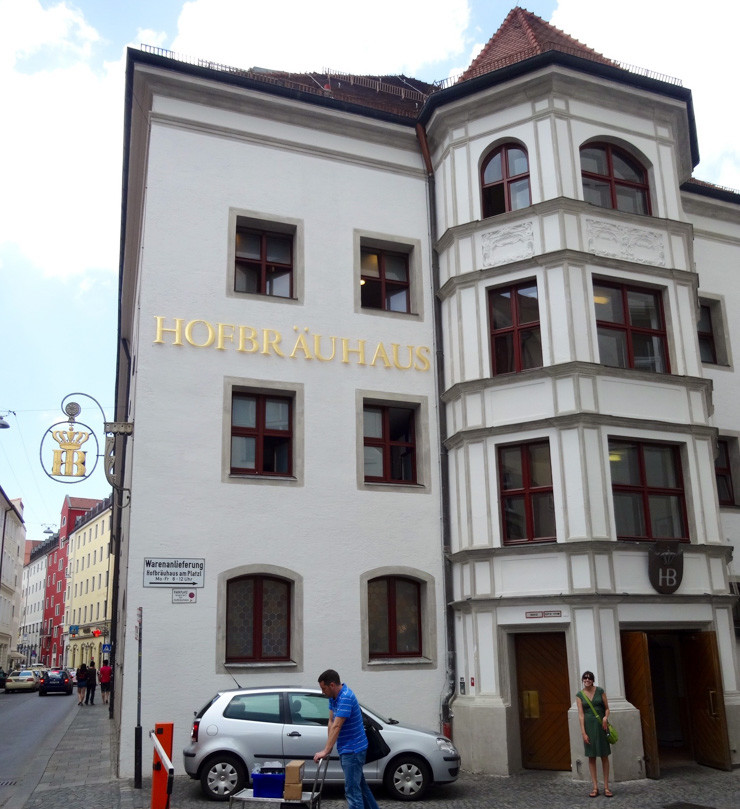 Hofbräuhaus is located in an urban area of Munich.