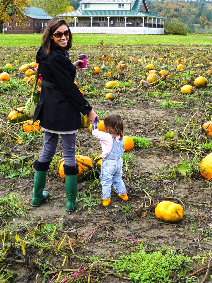 Cider, pumpkins, and my only little pumpkin makes for a good PNW day. 