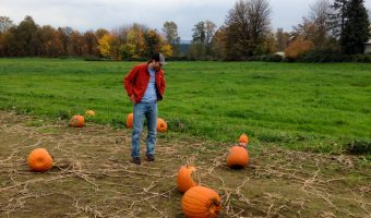 One of my faves from last year's pumpkin patch excursion. Where's Lulu?