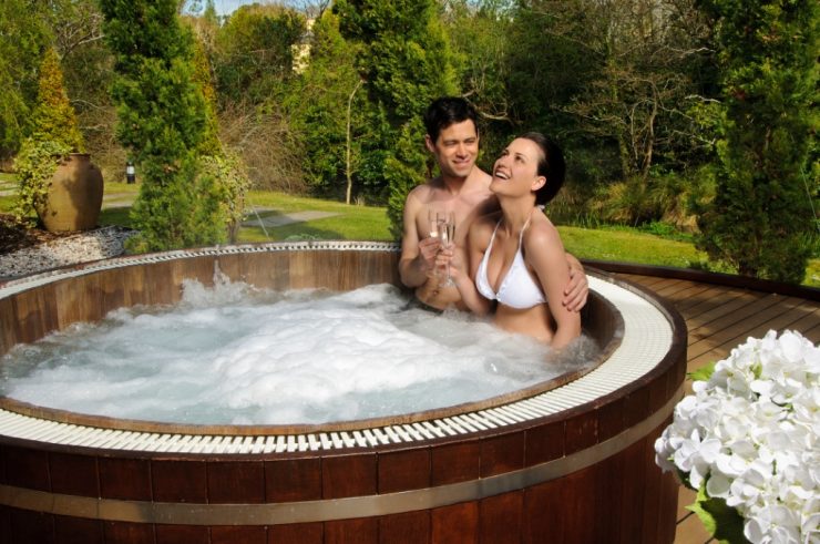 Hot tub in nature at Muckross Park Hotel and Spa in Killarney. 