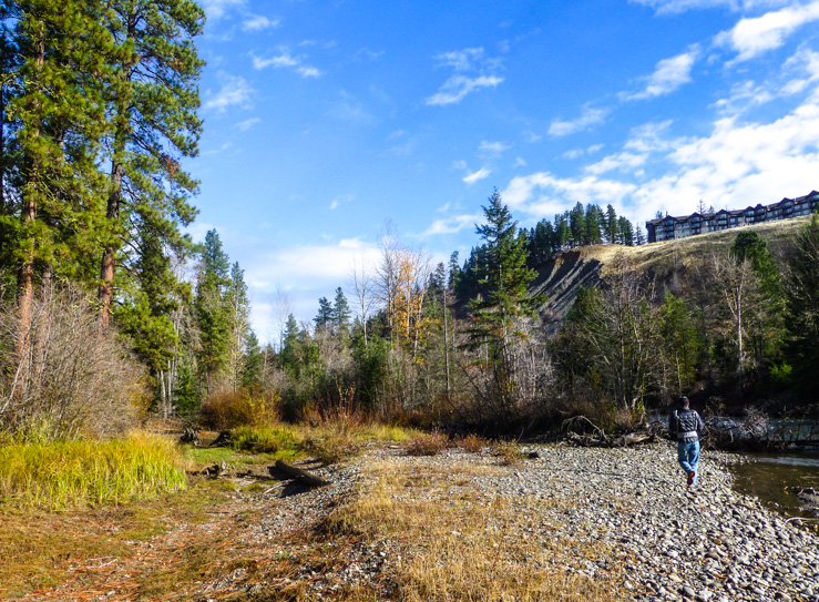 Riverside exploring in Suncadia