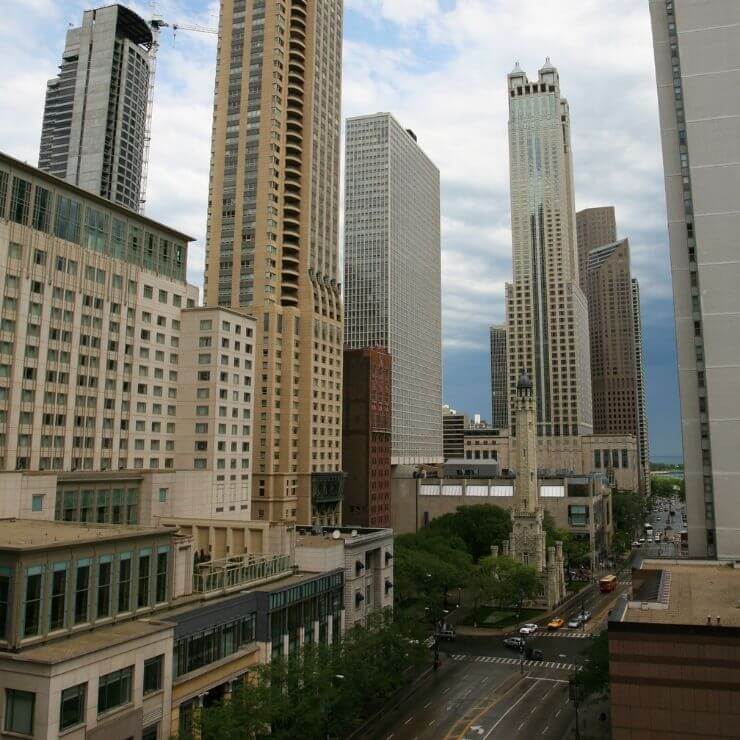 Love to shop? Don't miss walking down the Magnificent Mile in Chicago. 