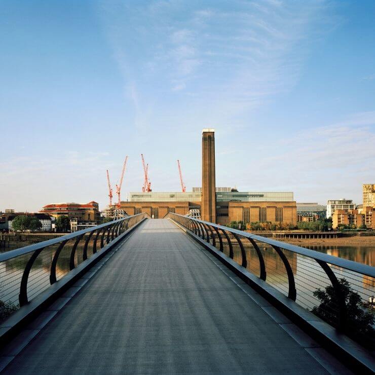 Bridge leading to Tate Modern in London, England