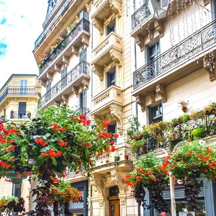 Gorgeous buildings in Toulon