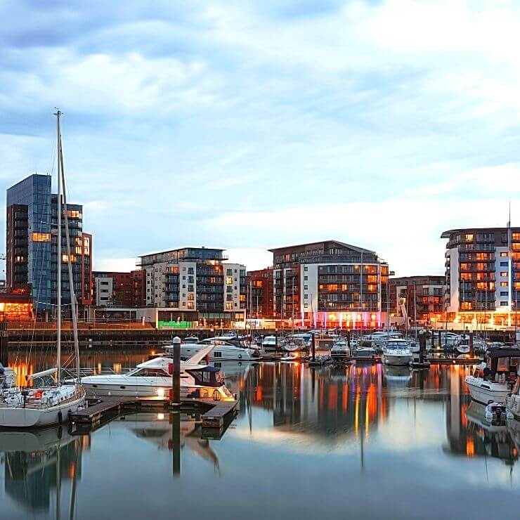 Ocean Village is a great place for day trippers to spend an evening for dinner and ship watching in Southampton UK.