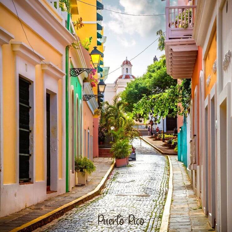 From colorful downtown buildings to relaxing beaches, Puerto Rico is an excellent winter trip escape. 