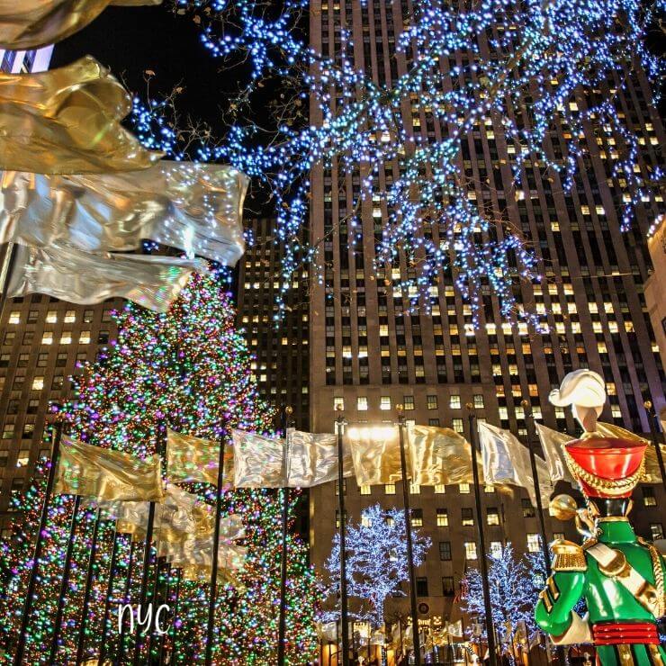 During Christmas, NYC is home to dazzling light display and some of the best Christmas markets in the US. 