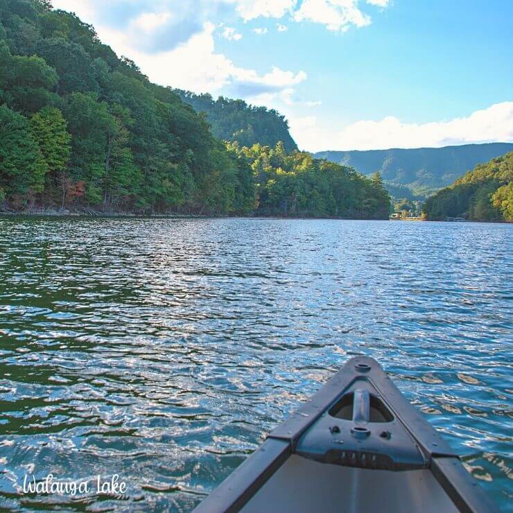 Adventurous groups of friends who love the outdoor will enjoy a Tennessee girls trip to Watauga Lake. 