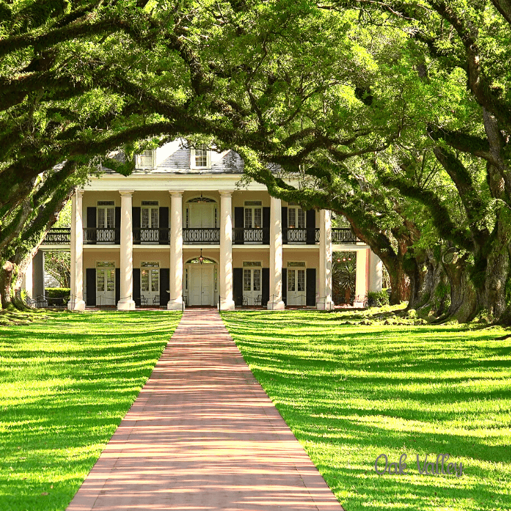 Take a guided tour to Oak Valley Plantation on your next girls trip to New Orleans. 
